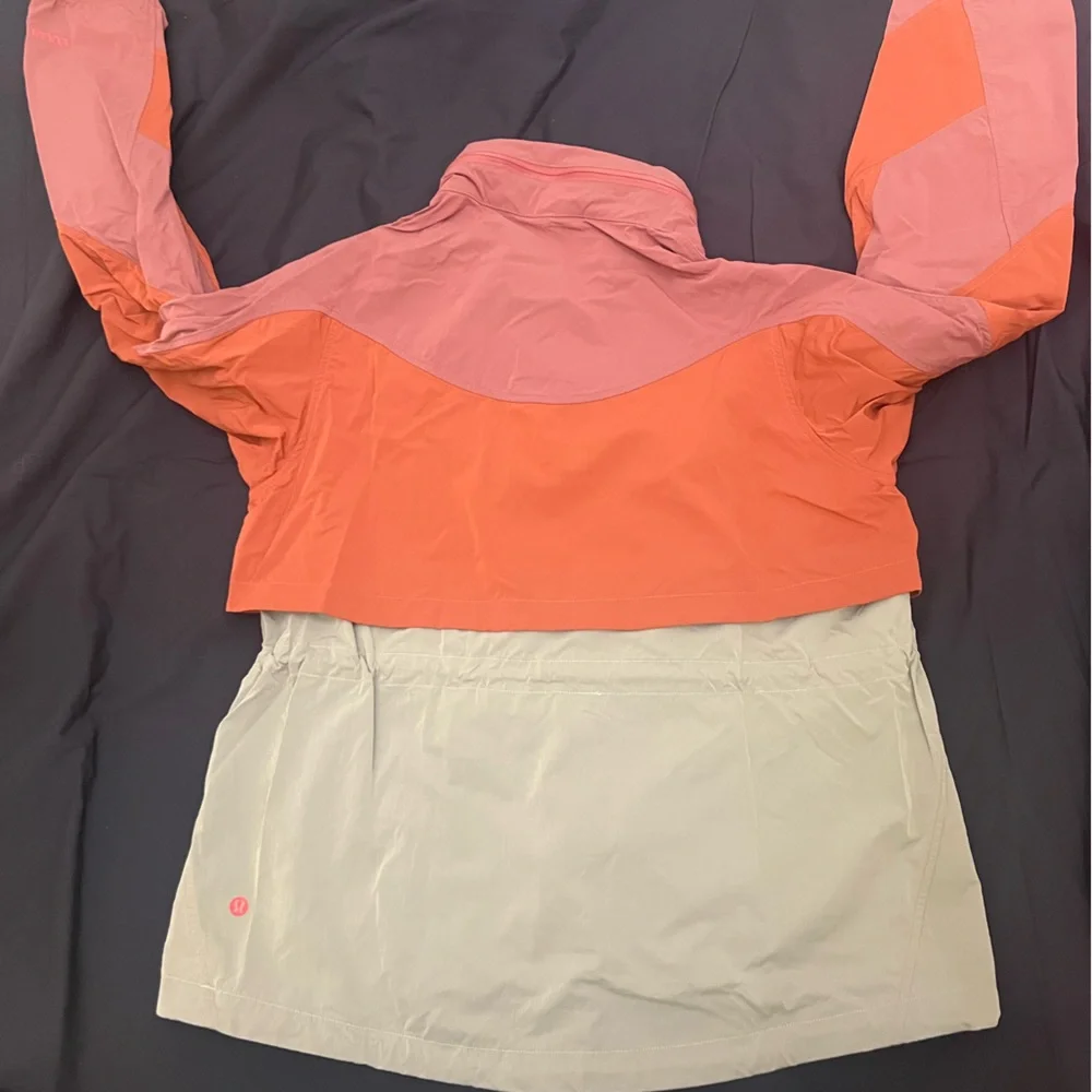 Lululemon Evergreen Anorak NWT Size 6 
Color: Brier Rose/Pale Raspberry/Ivory - Picture 8 of 9